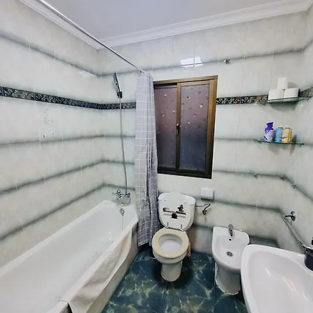 Newly Refurbished 2 * La Línea de la Concepción