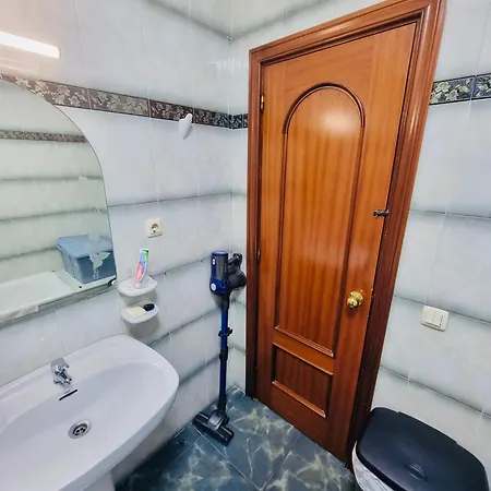 Newly Refurbished 2 Quarto em Acomodações Particulares